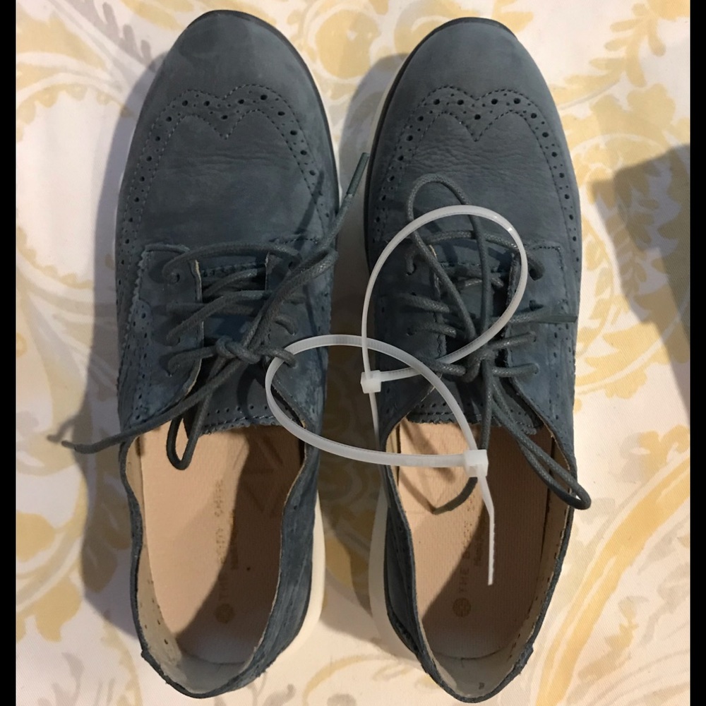 Hush Puppies blue suede Zula Tricia’ sneakers. Size 6.5. NWT - Picture 2 of 8